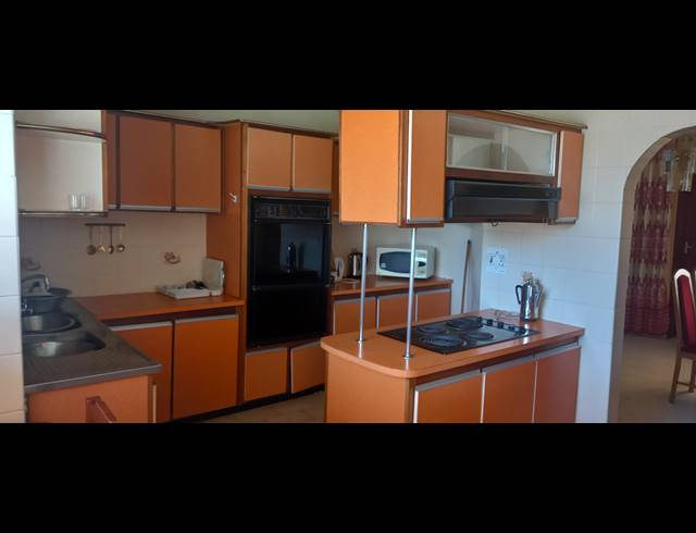 4 BEDROOM FREESTANDING FOR SALE IN BRINDHAVEN